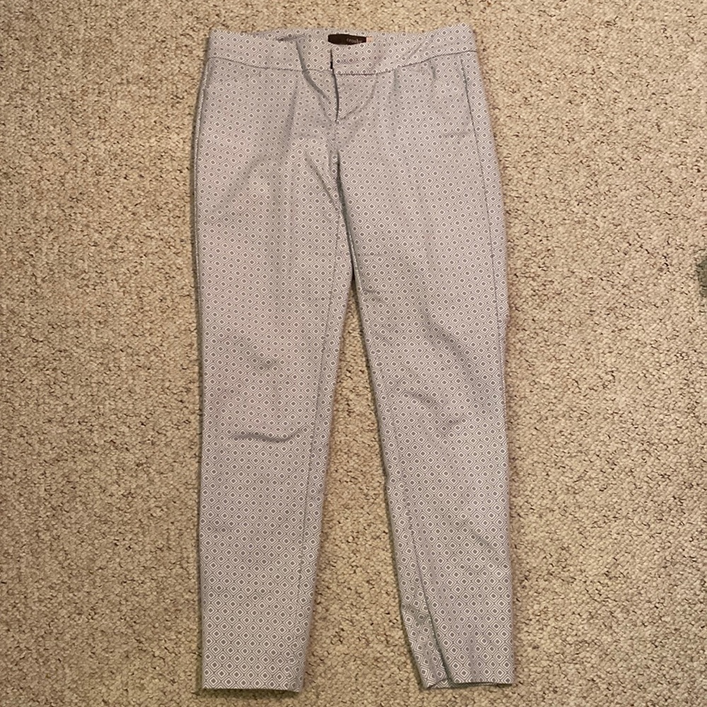 Womens dress pants-gray and white diamond geometric pattern